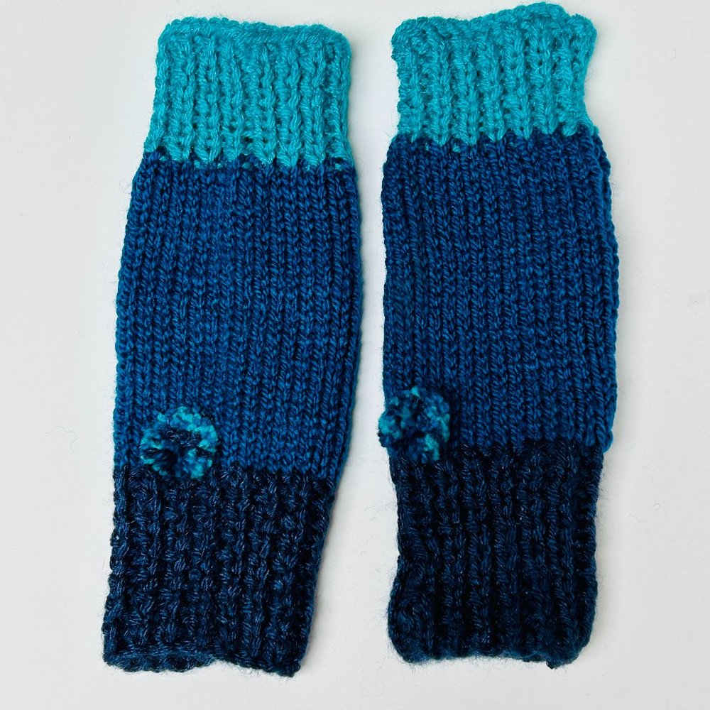 Hand knit Fingerless, Colorblock Gloves/Wrist Warmers with crochet flower